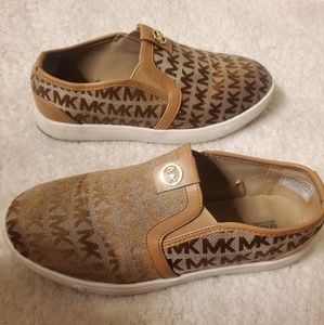 Michael Kors MK Logo Gold Slide on Tenni